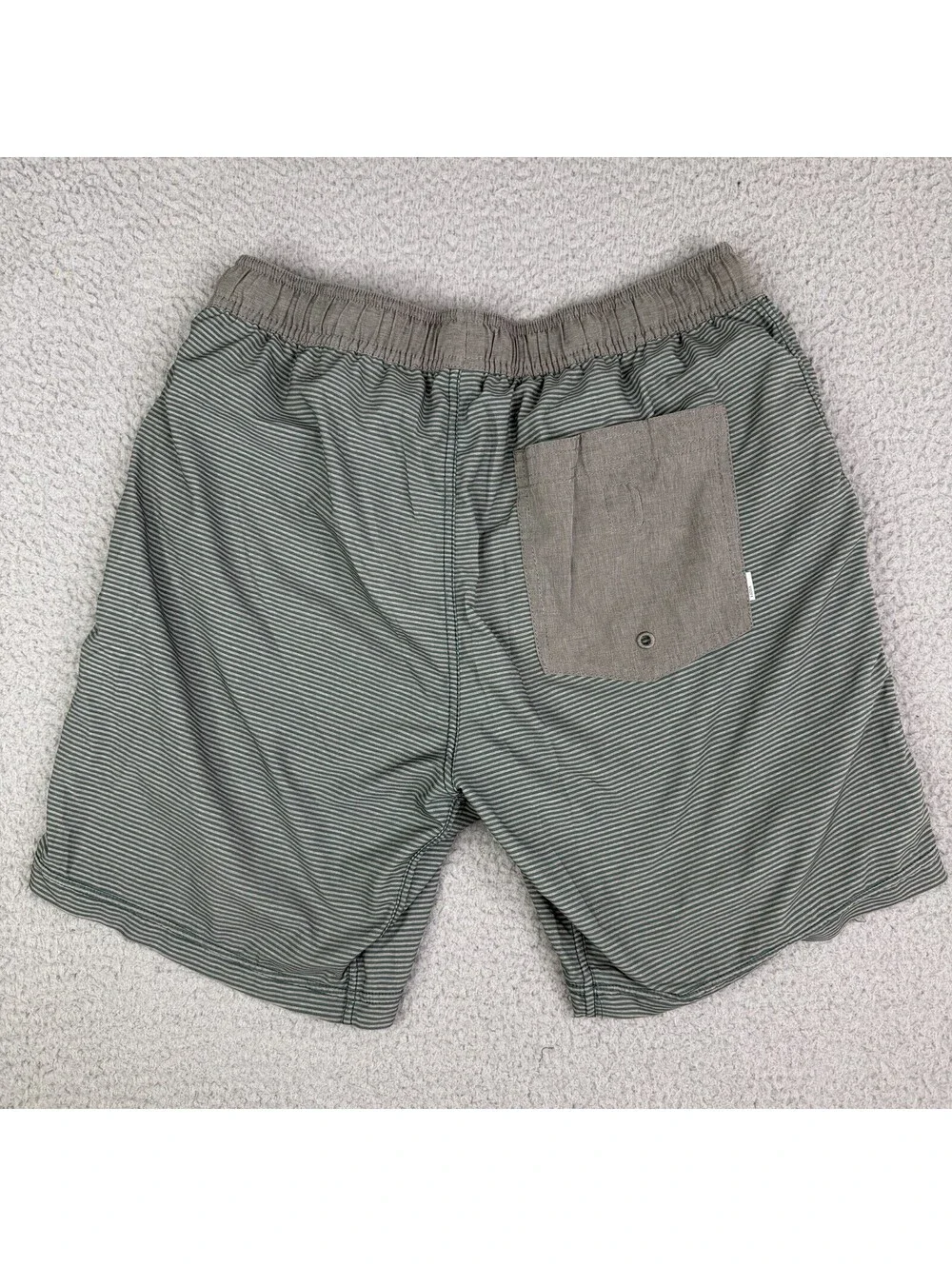 Vuori Kore Lined Green Striped Shorts Men's XS 28x7 Gym Training Performance
